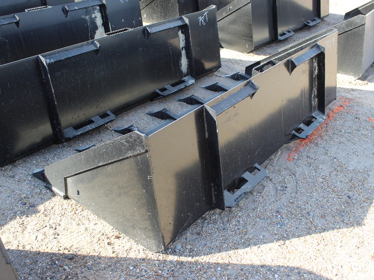 #30217-•-74in-low-profile-bucket-with-teeth-image-2