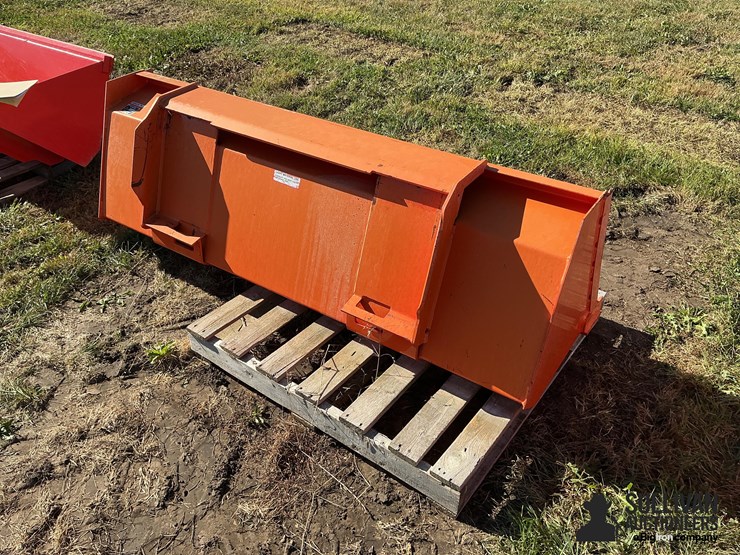 kubota-72"-material-bucket-image-5