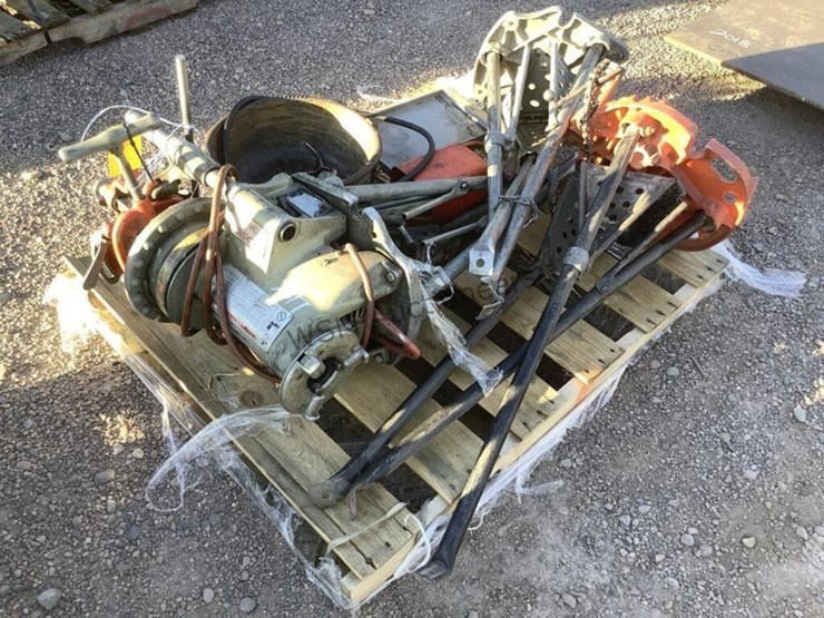 rigid-300-pipe-threader-image-1