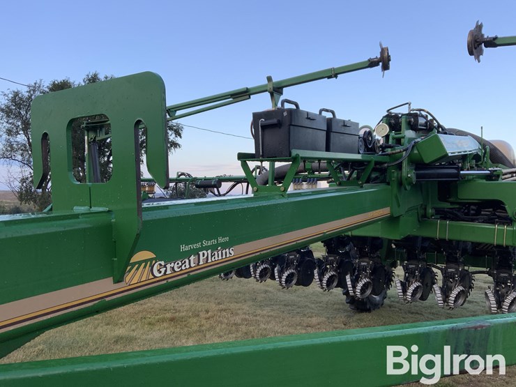 2018-great-plains-yp1625a-image-13