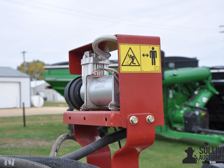 2014-case-ih-1255-image-15