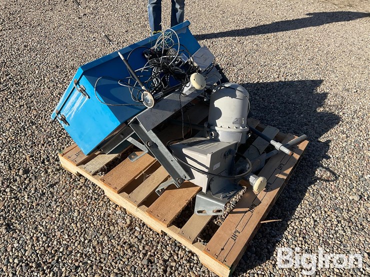 valley-gps-guidance-corner-arm-control-box-image-7