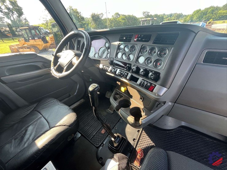 2016-kenworth-t880-image-60