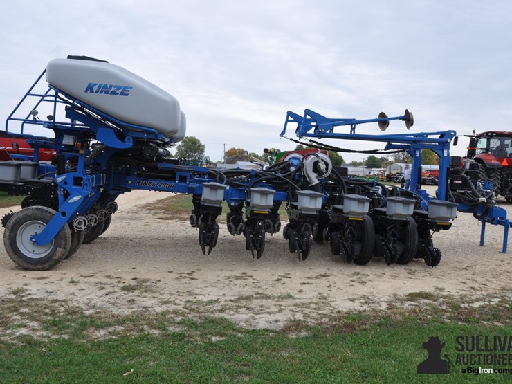 2015-kinze-4900-image-4