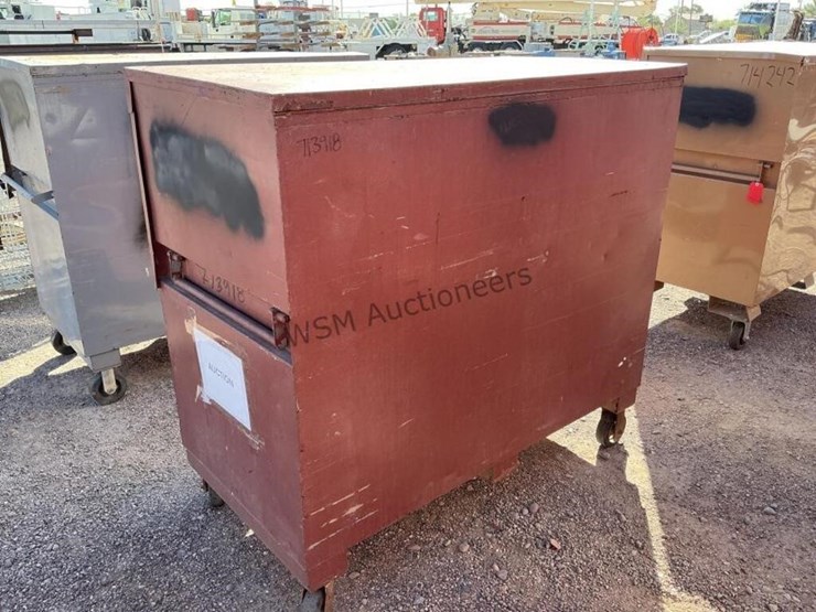 rolling-jobsite-toolbox-with-assorted-tools-image-2