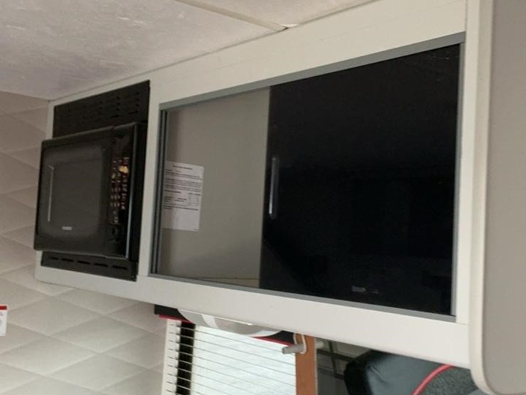 #2252-•-keystone-hobbi-rv*-image-47