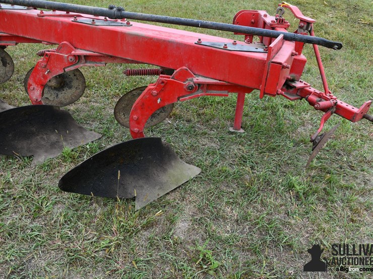 white-5-bottom-plow-image-19