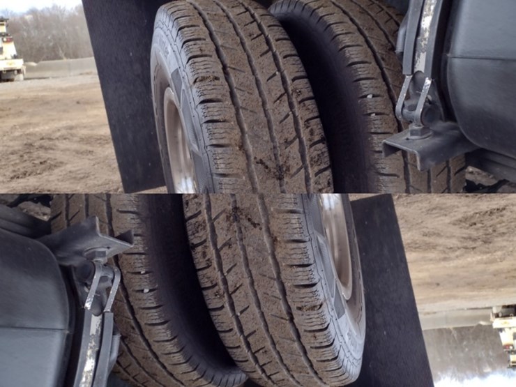 11-freightliner-truck^title^-(qea-4046)-image-19