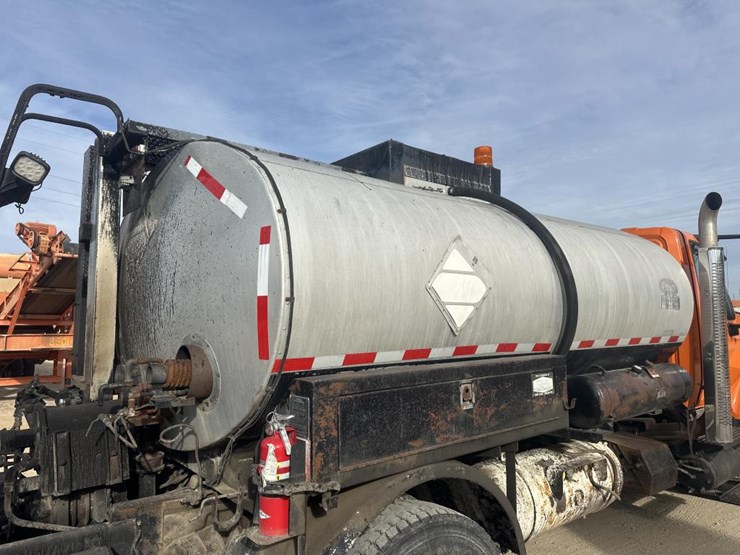 2009-international-7400-image-17