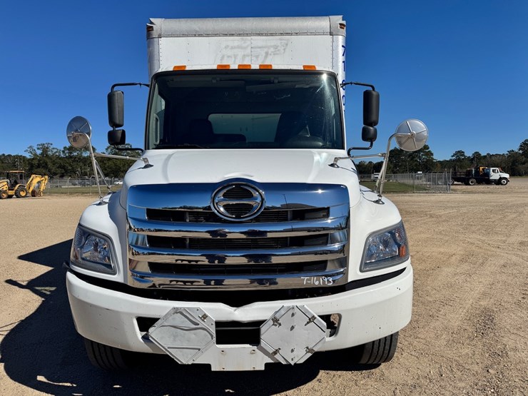 #16193-•-2016-hino-338v-van-body-truck-image-28