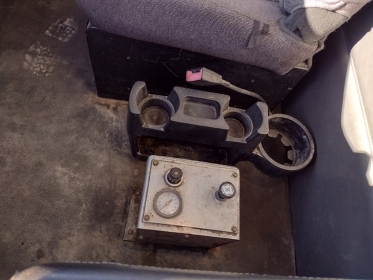 19-peterbilt-water-truck^title^-(qea-4054)-image-12