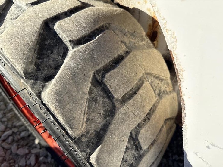 2015-bobcat-s70-image-41