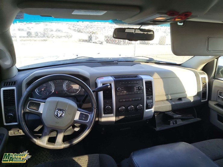 2011-dodge-2500-image-14