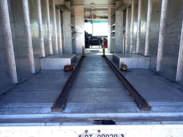 2012-freightliner-mt55-image-48