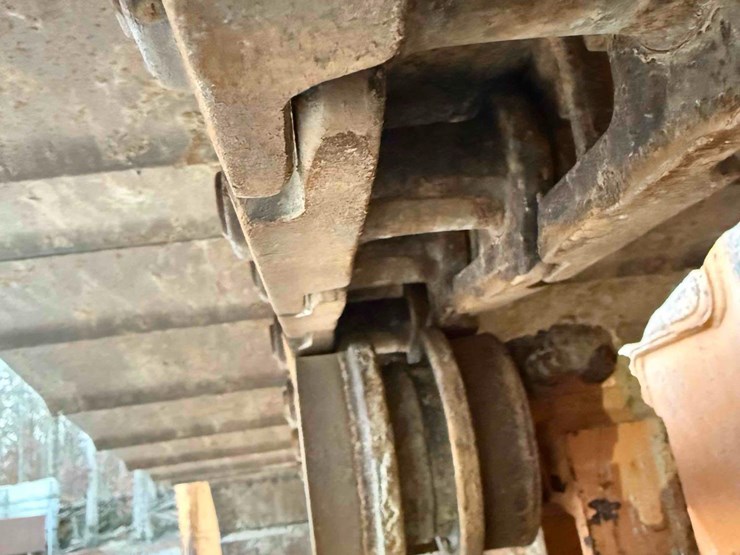 2016-case-650l-image-11