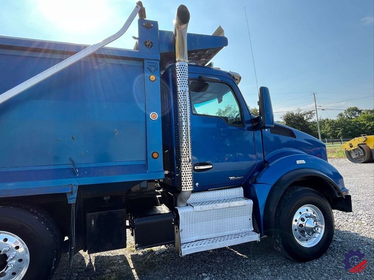 2016-kenworth-t880-image-44