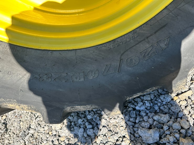 2013-john-deere-6140m-image-7