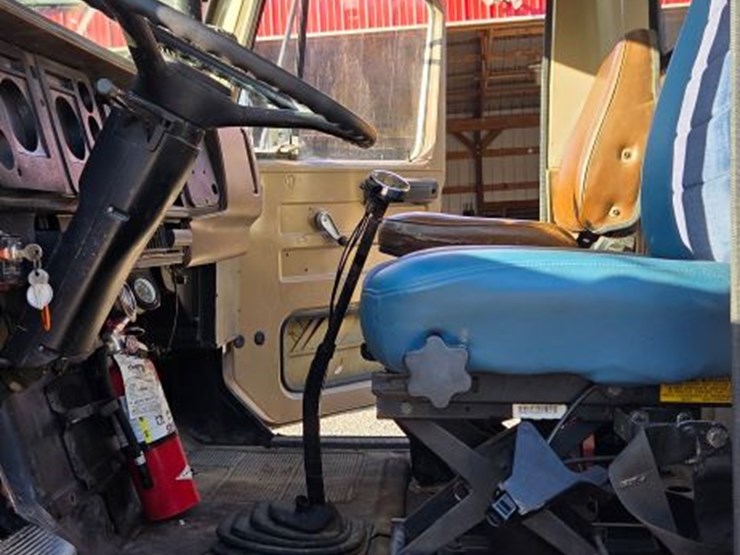 1978-international-f-2554-truck-(lt1458)-image-11