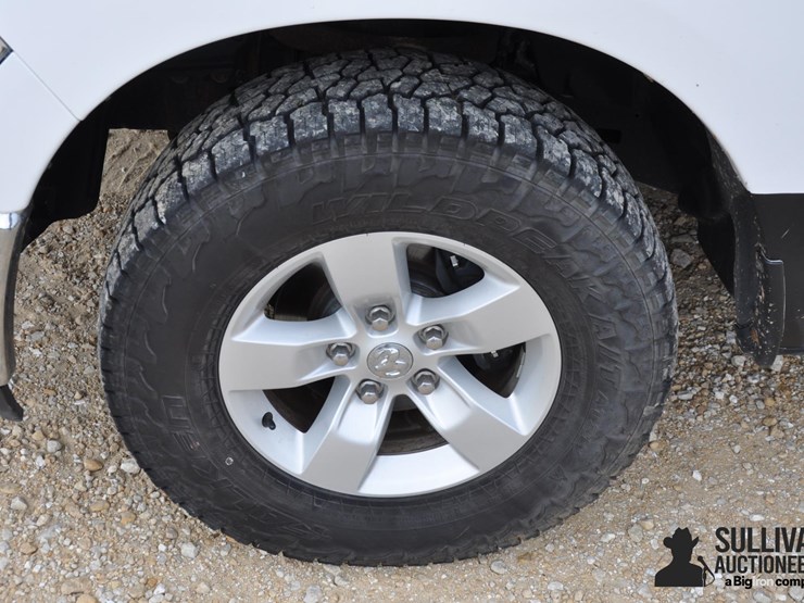 2014-ram-1500-slt-image-9