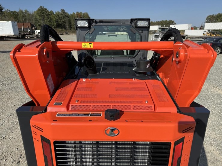 #5120-•-2025-kubota-svl-97-3-tracked-skid-steer-image-21