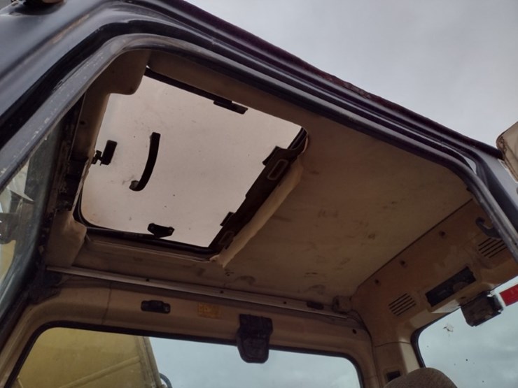 caterpillar-311b-image-15