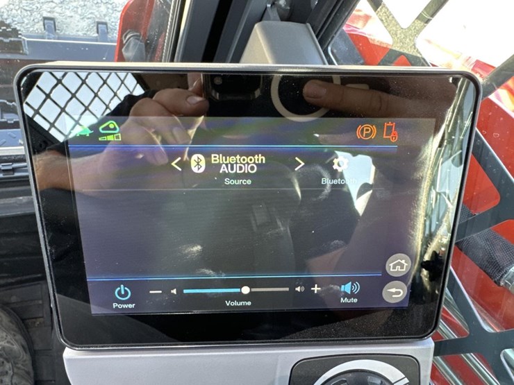 #5120-•-2025-kubota-svl-97-3-tracked-skid-steer-image-38