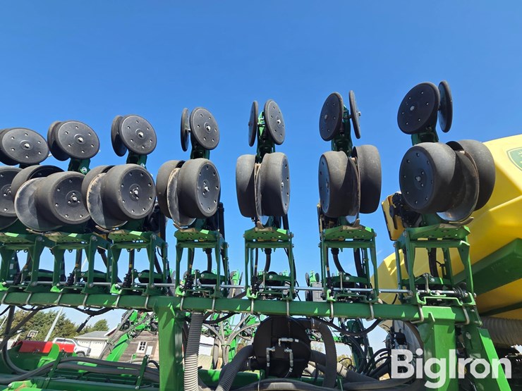 2022-john-deere-1795-image-14