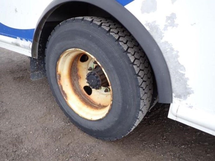 2013-freightliner-mt55-image-7