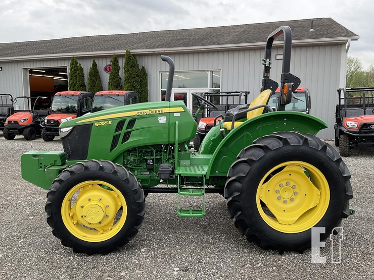 2021-john-deere-5055e-image-2