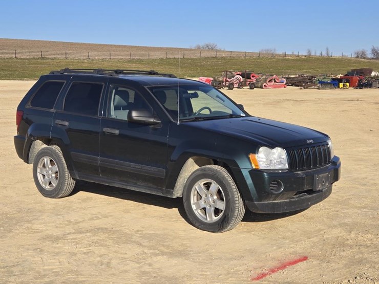2005-jeep-grand-cherokee-image-1