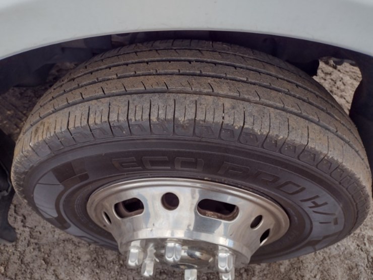 11-freightliner-truck^title^-(qea-4046)-image-16