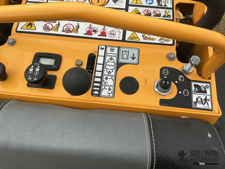 2021-cub-cadet-pro-x600-stand-on-36”-lawn-mower-image-10