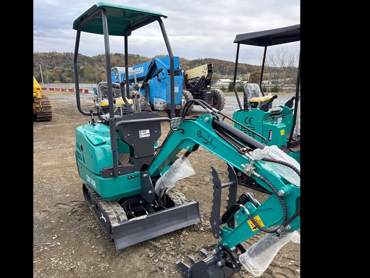 #1203-•-new-cfg-industrial-qk16r-mini-track-excavator.-image-2