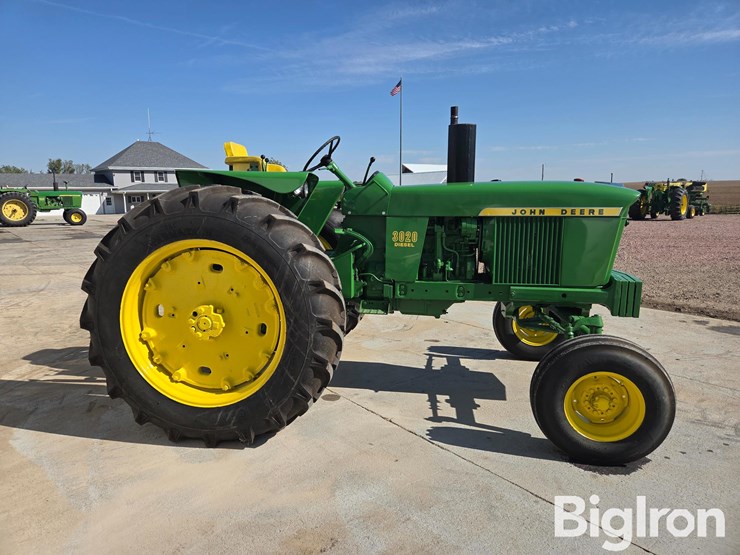 1972-john-deere-3020-image-4