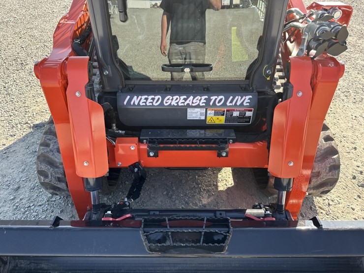 #5120-•-2025-kubota-svl-97-3-tracked-skid-steer-image-15