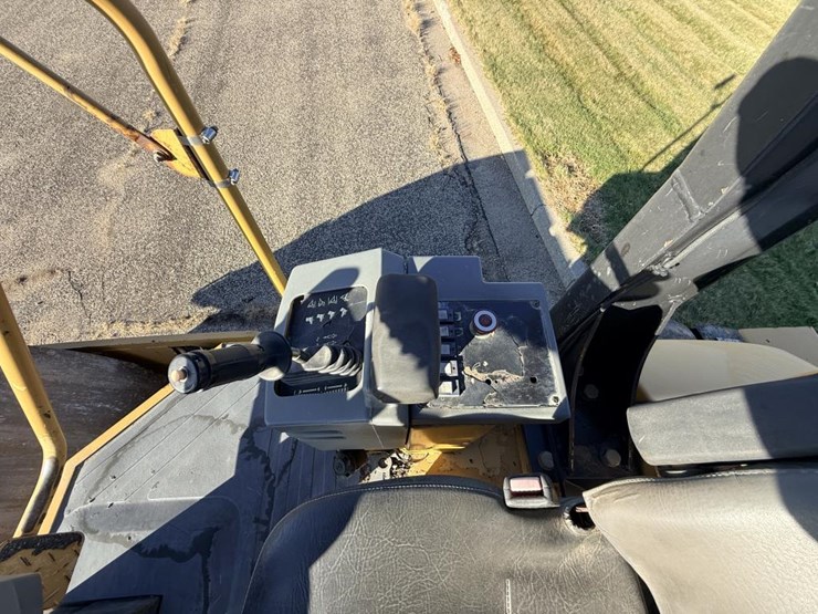 1992-caterpillar-cs-423e-image-50