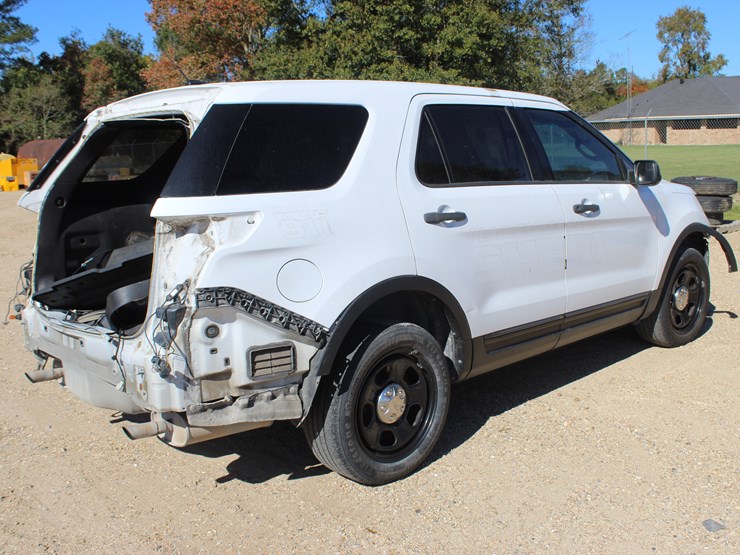 2015-ford-explorer-image-3