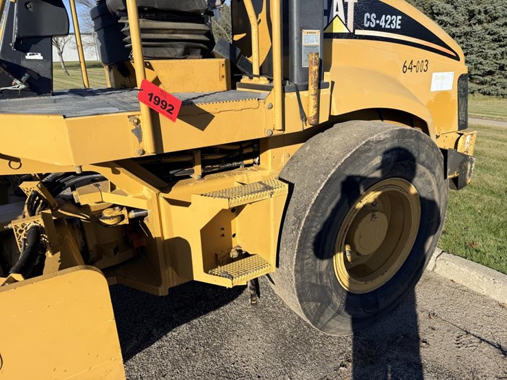 1992-caterpillar-cs-423e-image-13
