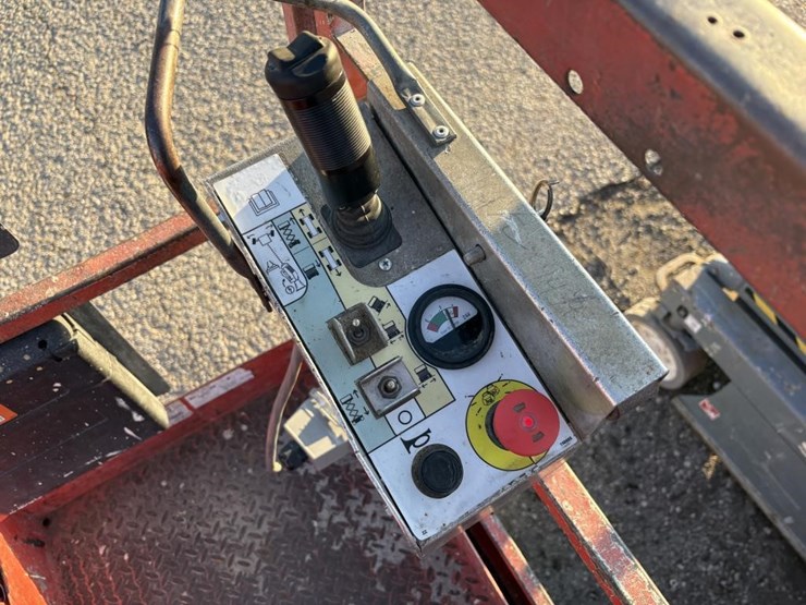 2013-skyjack-sjiii3219-image-11