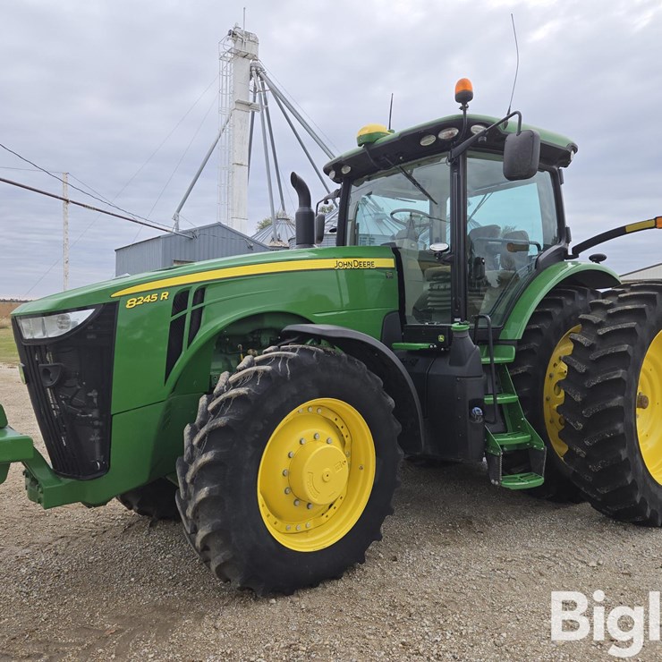 2016 JOHN DEERE 8245R