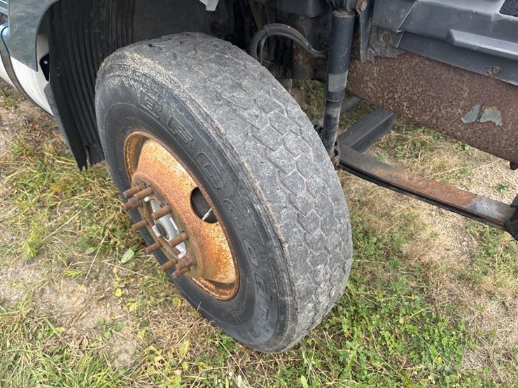 #3154-•-volvo-s60-parts-sleeper-truck-image-15