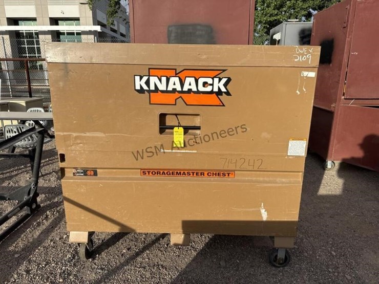 knaack-model-89-jobsite-toolbox-with-assorted-image-4