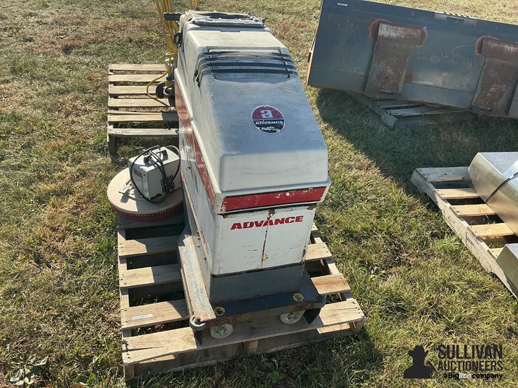 advance-convertamatic-20b-floor-cleaner-image-6