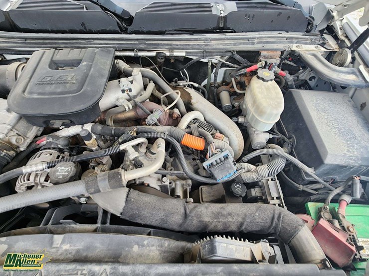 2013-chevrolet-silverado-3500hd-image-21