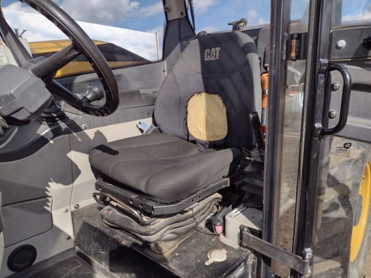13-cat-407c-telehandler-w/bucket-&-forks-(qea-5956)-image-13