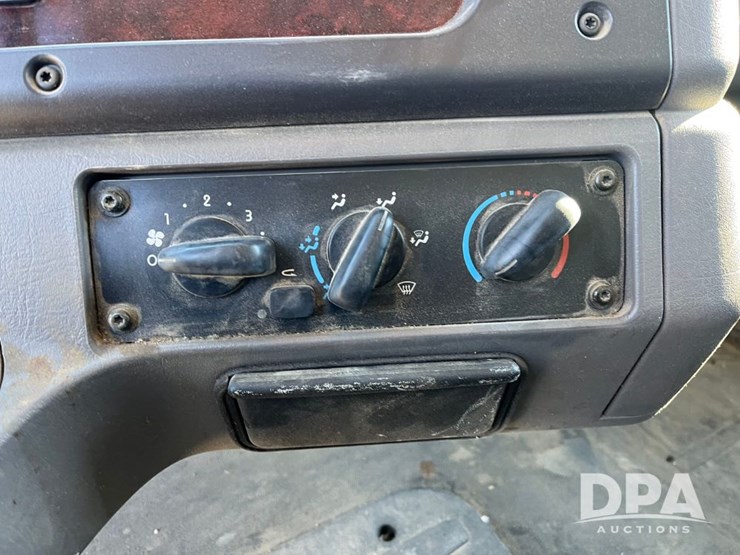 2016-freightliner-petroleum-truck-(jn3388,-unit-2374)-image-66