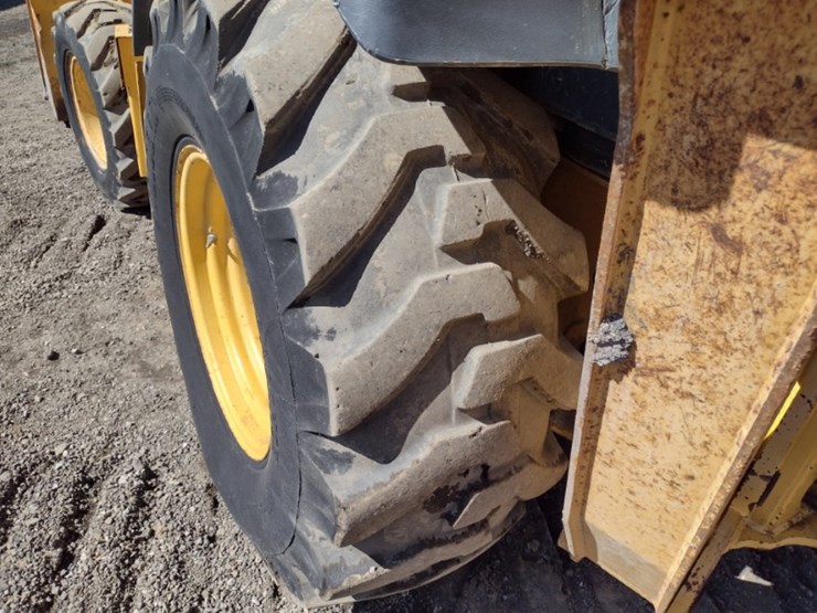 2005-deere-310sg-image-25