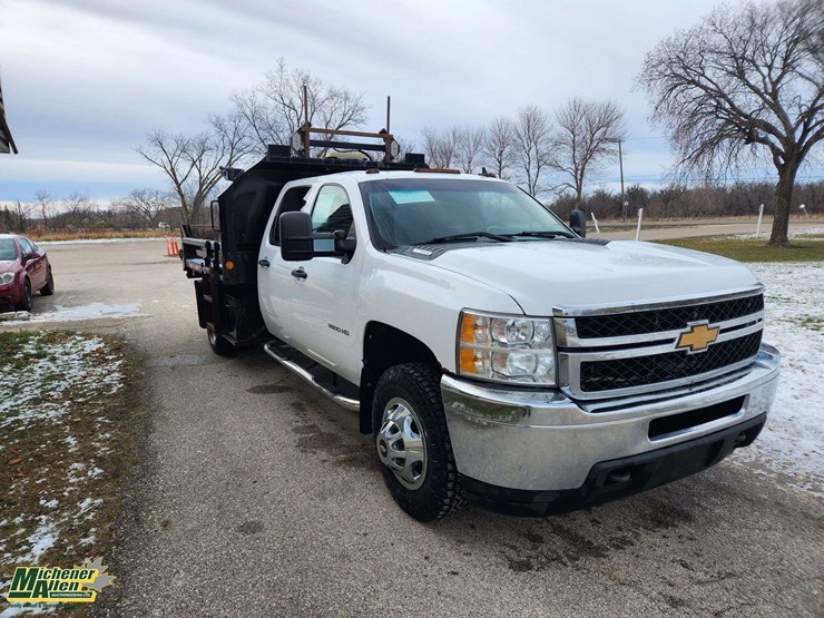2013-chevrolet-silverado-3500hd-image-3