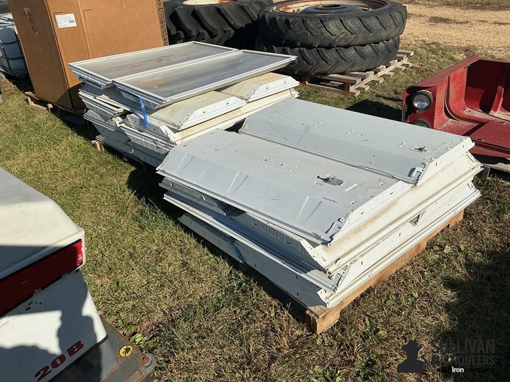 fluorescent-light-fixtures-image-1