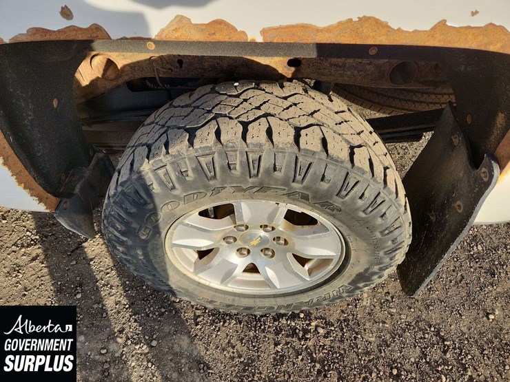 2015-chevrolet-silverado-1500-image-32